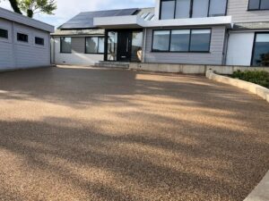 rustic earth coloured resin driveway